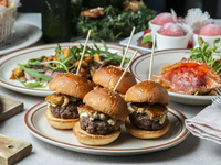 2時間飲み放題付＋新年を祝う豪華料理全9品⭐︎新年会プラン