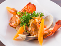 オマール海老と鮑の入ったスペシャルランチフルコース