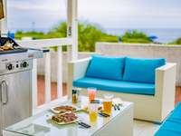 Villa 4 person seats (required)