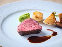 【CHEFS SELECTION】2時間飲み放題付！前菜は横浜野菜のバーニャカウダ・メインは紅葉鯛や北海道産豚ロース肉が愉しめるフルコースランチ全5皿（3/5～平日）