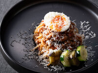 【90-Minute Dining】Mini Buffet Included ≪Lunch≫Naniwa Beef Bolognese with Soft-Boiled Egg and Zucchini Combination Pasta