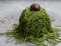 【テイクアウト】生搾りモンブラン　栗と濃い抹茶