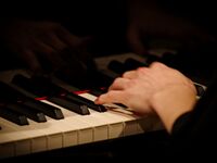 [Weekend dinner time only] Enjoy a luxurious time with live piano music...