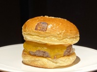 [Limited Edition] 100% Black Wagyu Smokehouse Cheese Burger
