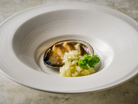 "Specialty dish" Ezo abalone steamed with green onion and ginger