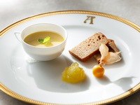 【APICIUS】前菜チョイス＋魚＋肉＋デザートワゴン＋ミニャルディーズ｜全5皿