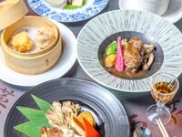 ■ 2名様よりホール席 ｜ 税込7,000円（料理のみ）｜銘々盛り｜サービス料・チャージ料0円