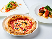 Limited time offer: Carpe Diem Plan: Window seat + 1 drink of your choice