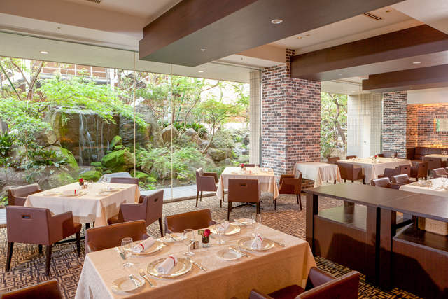 Terrace Restaurant Hydrangea - ホテルニュー長崎 - Restaurant Guide