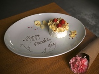 【2026母親節晚餐 - 保證露台用餐】5月8日至5月10日：母親節晚餐套餐（保證露台用餐） - ¥8800（晚餐）