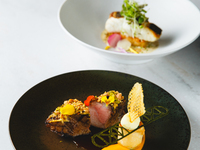 【Chef's Lunch Course】Five-piece set menu including seasonal appetizers, a main course of poached fresh fish and char-grilled Japanese black beef, and an after-lunch café.