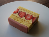 フレジエホール（箱サイズ　約10.5㎝×15㎝×10.5㎝）