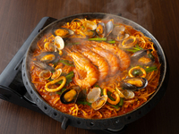 【海鮮が旨い‼】ヘムルチム〈海鮮旨辛炒め〉コース（飲み放題込み）5500円(税込み)