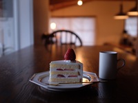 【予約必須】5/6(火)、10(土)、11(日)　苺ショートケーキと焼き菓子のプレート