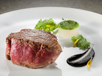  Live abalone, fish of the day,＆Fillet Beefsteak 100g course