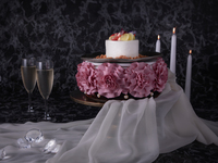 Casual Anniversary: 10-course anniversary dinner with an original cake, celebrated with night views and modern French cuisine