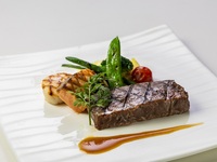 Fresh fish, scallops and top sirloin meat [100g] grilled on lava stone + side buffet + 1 drink of your choice