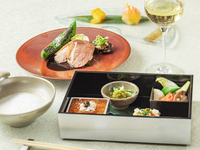 [For JFR card members] Enjoy lunch on the riverside terrace | Choose from 4 main dishes + a glass of sparkling wine