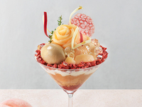 Summer recommendation: Peach parfait "Peche Rose" set 3,300 yen