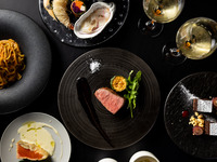 [Premium Dinner Course] A luxurious assortment of appetizers and two main courses of salmon fritters with herbs and domestic wagyu steak. A luxurious premium plan for adults.