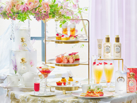 ＜平日＞『スペシャリテデザート＋スペシャルドリンク付き／プチシェリー‛ピーチ＆ローズ’アフタヌーンティー』フレグランスメゾン＜グタール＞のアイコニックなプチシェリーの香りに包まれて（スペシャルギフトセットもプレゼント）　マリアージュフレールもお替り自由　7/1～9/12