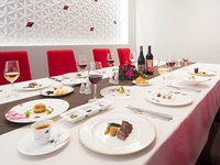 Anniversary Plan - Celebrate a special day at the hotel -