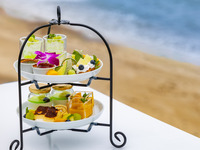 【90分フリーフロー付】完熟メロンとマンゴー食べ比べアフタヌーン デザートセット