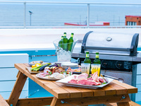 【BBQデラックスプラン】生ビール含む飲み放題120分（L.O30分前）＋食材グレードアップ！牛サーロインなどお肉セット×魚介セット×野菜セット×トルティーヤチップス