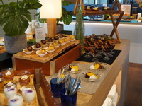 Add 650 yen to your lunch for a sweets buffet