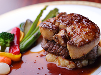 活オマール海老と大和牛フィレ肉のロッシーニ風コース　計9品