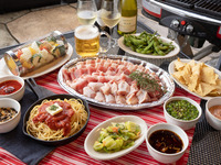 【DELUXE BBQ】生ビールやスパークリングワインが120分飲み放題！厚切り牛タンやGMC特製ピザが加わった豪華な大満足BBQプラン