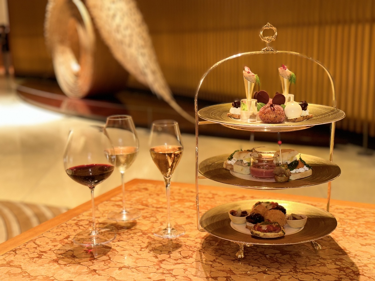 ザ・ロビー - ザ・ペニンシュラ東京 - Restaurant Guide
