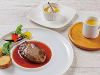 ハーフブッフェランチ 牛フィレ肉のステーキ BBQソース　【WEB予約特典有】