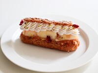 Peach eclair