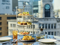 [Limited time offer: Summer fruit afternoon tea] Enjoy the colors of the season on a sparkling afternoon. Afternoon tea with mango and pineapple + free cafe for 2 hours with a toast and sparkling wine