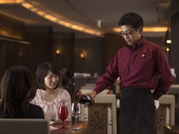 【ディナー】ワインペアリングセット 平日限定メニュー（テーブル席 )