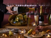 【Tsuru -Anniversary-】Saturday Limited Plan for 2 Guests with 3 Drinks Included – Monthly 10-Course Kaiseki Menu