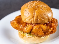 ハニーマスタード淡路鶏バーガー