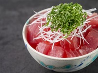 まぐろ丼