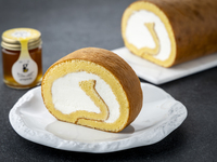 [TAKEOUT] Ginza Honey Roll Cake (15cm whole cake)