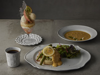 Eggs Benedict, Chilled Corn Potage, with Parfait Bambi [¥3,800 (excluding tax)]