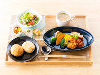 Hiroshima-aged chicken thigh stewed in tomato sauce