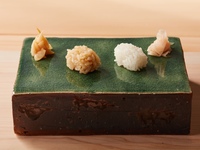 【假日】主廚精選壽司套餐（16件）