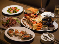 オフィシャルWEB限定【和牛＆シーフードプラッターのプレミアムシェアプラン】＋スパークリングやモクテル含む2時間飲み放題