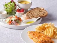 メインが選べるカジュアルランチプレート