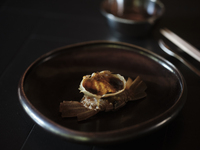 [Lunch] October 2025 - January 2026 Enjoy raw Shanghai crab marinated in Shaoxing wine with our seasonal modern Chinese course