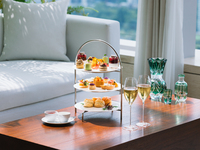[【Guaranteed Tower View 】Autumn EDITION Afternoon Tea with a glass of champagne
