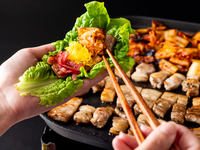 日～木曜日限定で大特価！夏の終わりにBBQで楽しもう！【食べ放題サムギョプサルコース】120分 アルコール飲み放題付