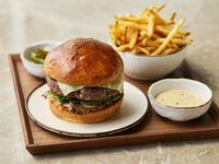 【Weekday Only】Wagyu Beef Burger & Peter Beer Set meal in Peter Bar