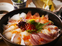 特選海鮮丼